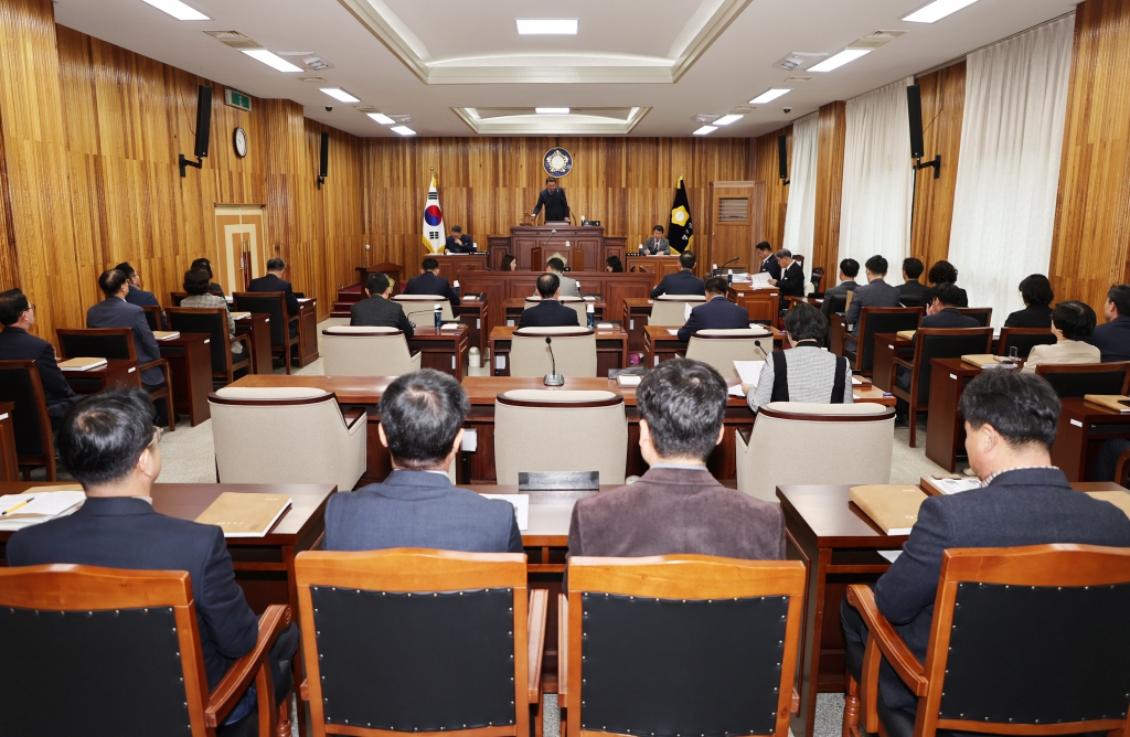 제332회 영동군의회 임시회 이미지(1)