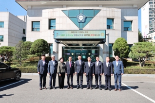 신용한 충청북도지사 영동군의회 방문 대표이미지