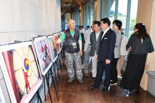 영동포도축제 행사장 방문 대표이미지