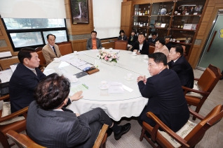 충청북도지사 영동군의회 방문 대표이미지