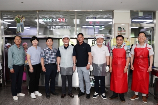 노인복지회관 배식봉사 대표이미지
